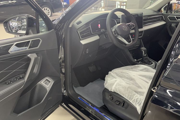 Used Volkswagen Tiguan L New Energy 2023 430 PHEV Plug-in Hybrid Prestige Edition Interior 2