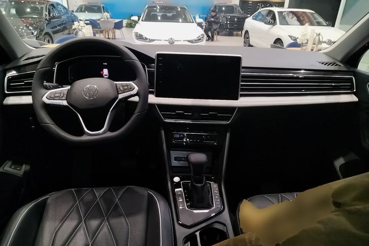 Used Volkswagen Tiguan L New Energy 2023 430 PHEV Plug-in Hybrid Prestige Edition Interior 2