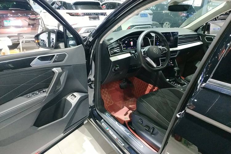 Used Volkswagen Tiguan L New Energy 2023 430 PHEV Plug-in Hybrid Prestige Edition Interior 3