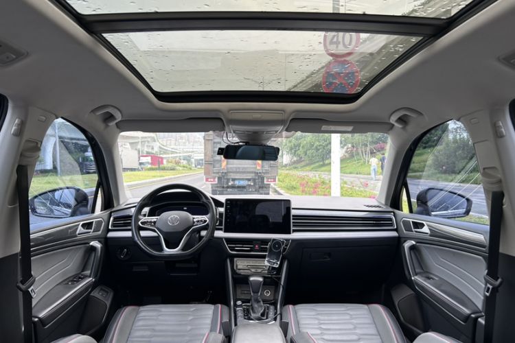 Used Volkswagen Tiguan L New Energy 2023 430 PHEV Plug-in Hybrid Flagship Edition Interior 3