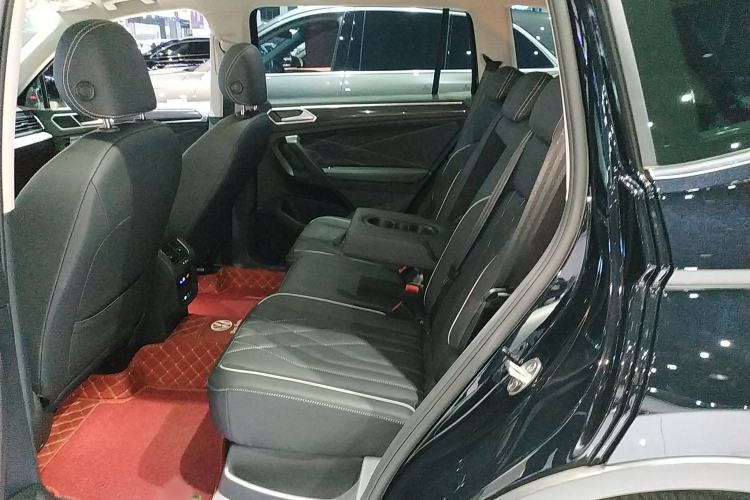 Used Volkswagen Tiguan L New Energy 2023 430 PHEV Plug-in Hybrid Prestige Edition Interior 4