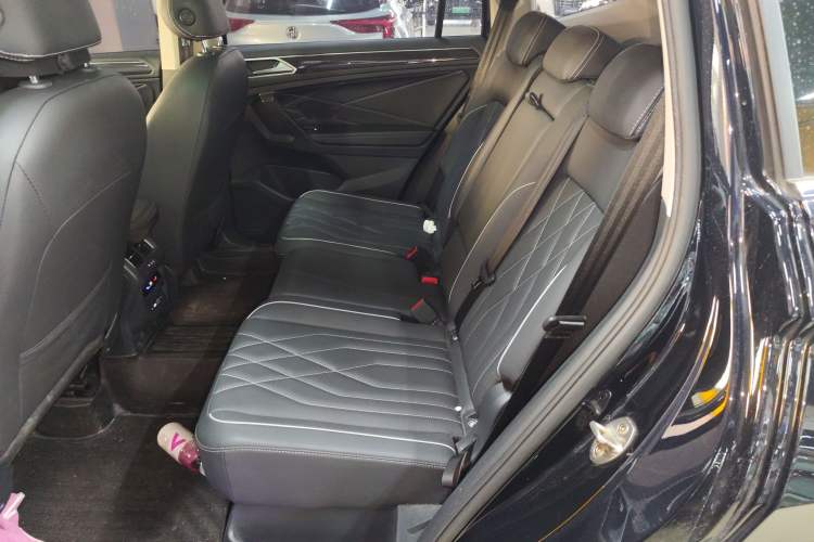 Used Volkswagen Tiguan L New Energy 2023 430 PHEV Plug-in Hybrid Prestige Edition Interior 4