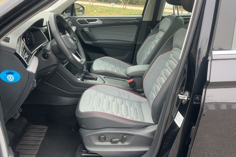 Used Volkswagen Tiguan L New Energy 2023 430 PHEV Plug-in Hybrid Flagship Edition Interior 5