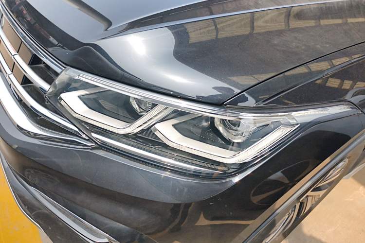 Used Volkswagen Tiguan L New Energy 2023 430 PHEV Plug-in Hybrid Flagship Edition Left Front Headlight