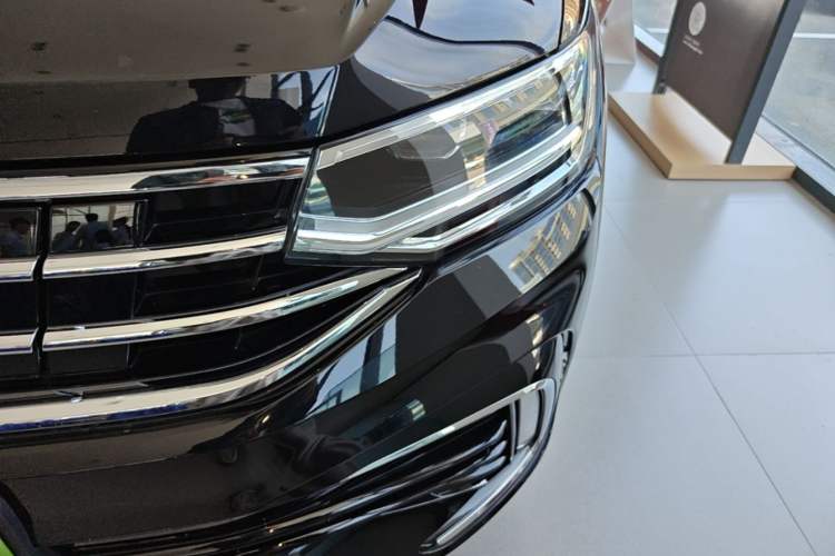 Used Volkswagen Tiguan L New Energy 2023 430 PHEV Plug-in Hybrid Prestige Edition Left Front Headlight