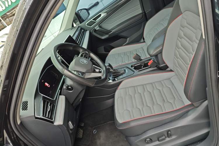 Used Volkswagen Tiguan L New Energy 2023 430 PHEV Plug-in Hybrid Flagship Edition Left Front Seat