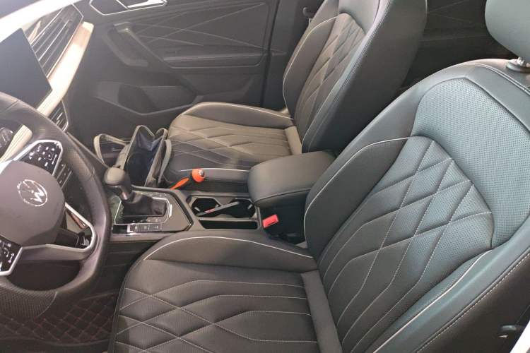 Used Volkswagen Tiguan L New Energy 2023 430 PHEV Plug-in Hybrid Prestige Edition Left Front Seat