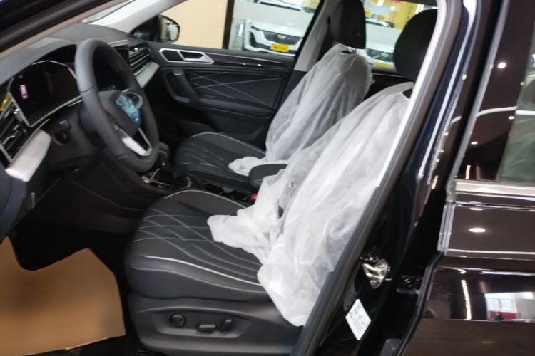 Used Volkswagen Tiguan L New Energy 2023 430 PHEV Plug-in Hybrid Prestige Edition Left Front Seat