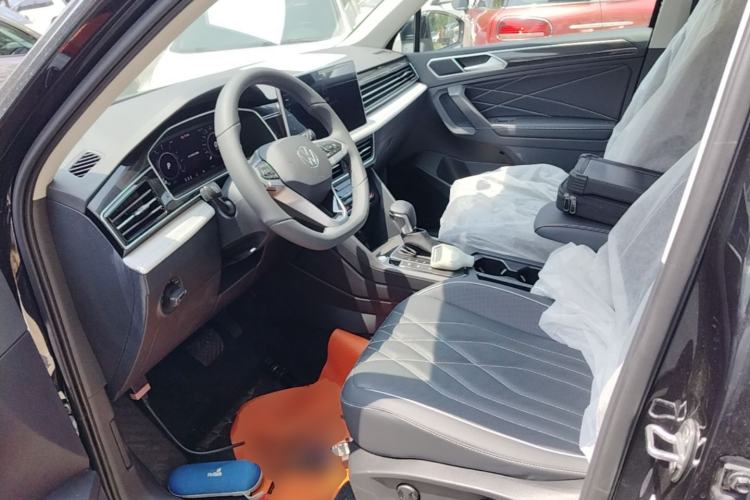 Used Volkswagen Tiguan L New Energy 2023 430 PHEV Plug-in Hybrid Prestige Edition Left Front Seat