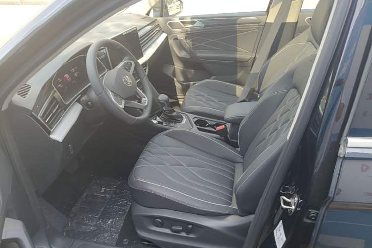 Used Volkswagen Tiguan L New Energy 2023 430 PHEV Plug-in Hybrid Prestige Edition Left Front Seat