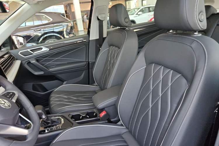 Used Volkswagen Tiguan L New Energy 2023 430 PHEV Plug-in Hybrid Prestige Edition Left Front Seat