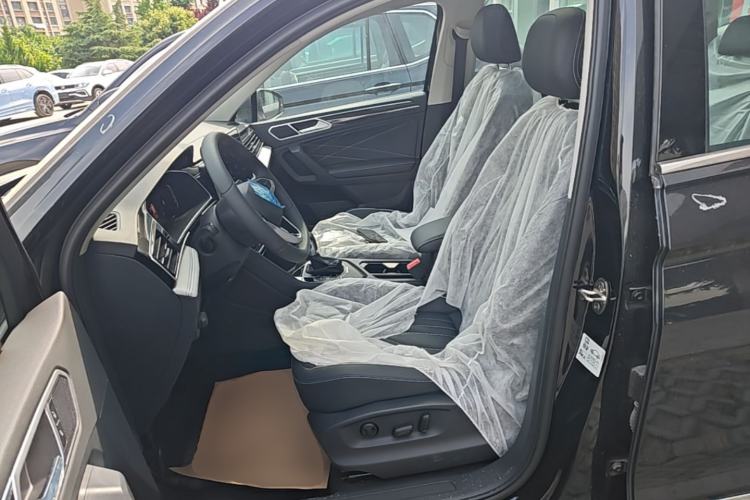 Used Volkswagen Tiguan L New Energy 2023 430 PHEV Plug-in Hybrid Prestige Edition Left Front Seat