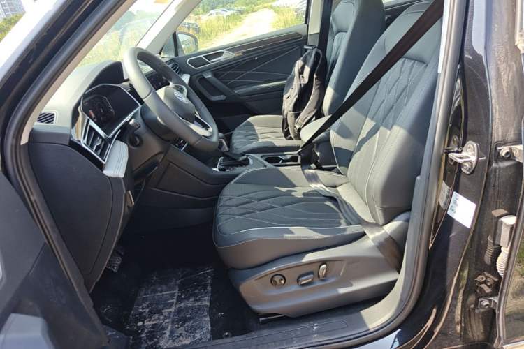 Used Volkswagen Tiguan L New Energy 2023 430 PHEV Plug-in Hybrid Prestige Edition Left Front Seat