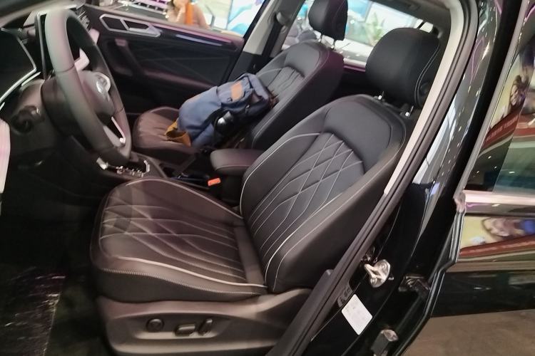 Used Volkswagen Tiguan L New Energy 2023 430 PHEV Plug-in Hybrid Prestige Edition Left Front Seat