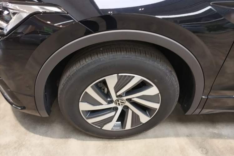 Used Volkswagen Tiguan L New Energy 2023 430 PHEV Plug-in Hybrid Prestige Edition Left Front Wheel Hub