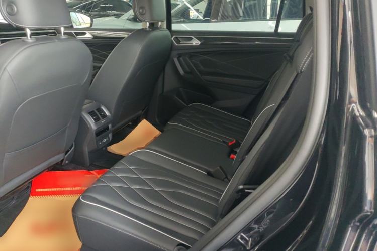 Used Volkswagen Tiguan L New Energy 2023 430 PHEV Plug-in Hybrid Prestige Edition Left Rear Seat