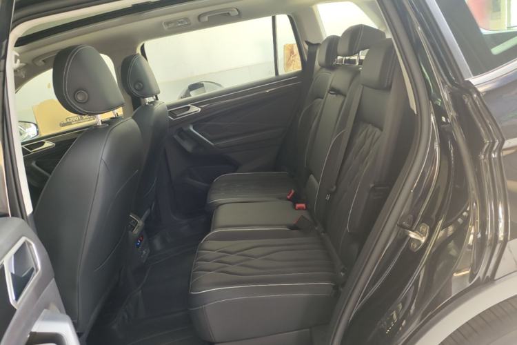Used Volkswagen Tiguan L New Energy  Left Rear Seat