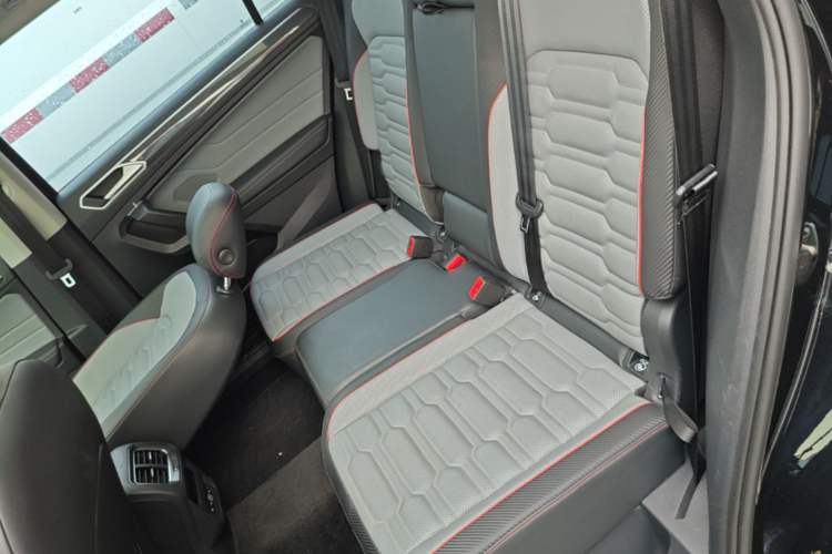 Used Volkswagen Tiguan L New Energy 2023 430 PHEV Plug-in Hybrid Flagship Edition Left Rear Seat