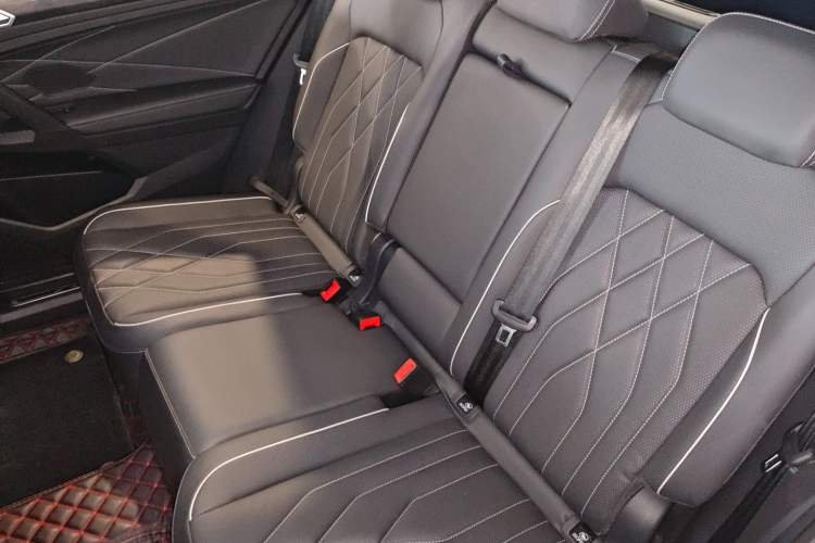 Used Volkswagen Tiguan L New Energy 2023 430 PHEV Plug-in Hybrid Prestige Edition Left Rear Seat