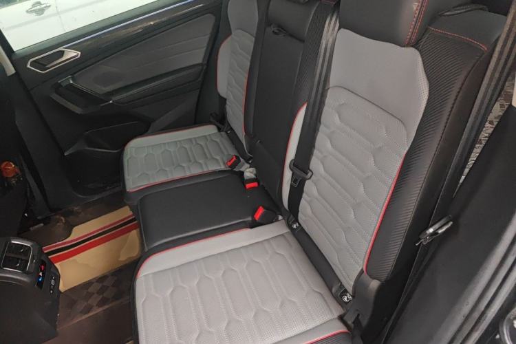 Used Volkswagen Tiguan L New Energy 2023 430 PHEV Plug-in Hybrid Flagship Edition Left Rear Seat