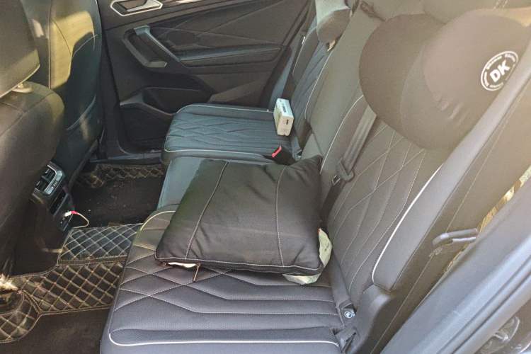 Used Volkswagen Tiguan L New Energy 2023 430 PHEV Plug-in Hybrid Prestige Edition Left Rear Seat