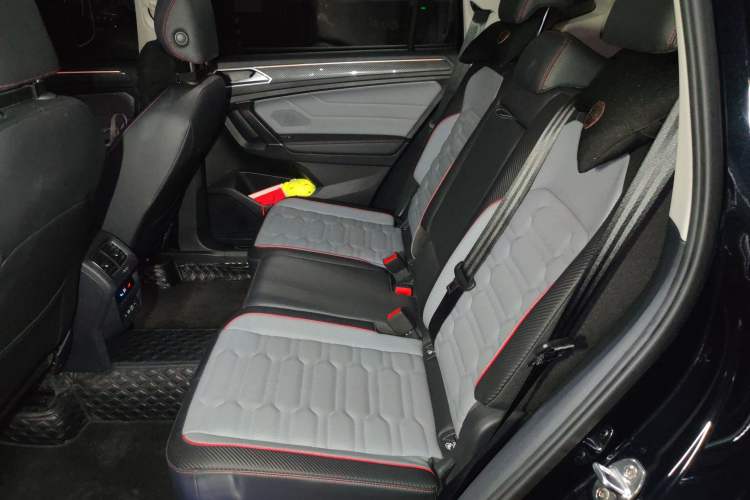 Used Volkswagen Tiguan L New Energy 2023 430 PHEV Plug-in Hybrid Flagship Edition Left Rear Seat