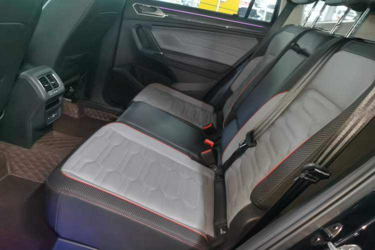 Used Volkswagen Tiguan L New Energy 2023 430 PHEV Plug-in Hybrid Flagship Edition Left Rear Seat