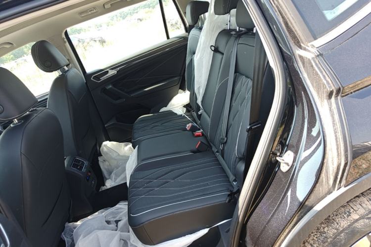 Used Volkswagen Tiguan L New Energy 2023 430 PHEV Plug-in Hybrid Prestige Edition Left Rear Seat