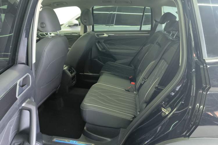 Used Volkswagen Tiguan L New Energy 2023 430 PHEV Plug-in Hybrid Prestige Edition Left Rear Seat