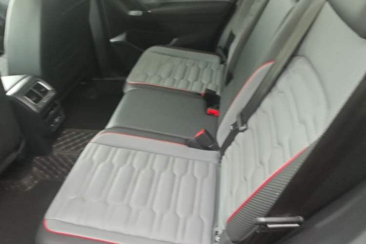 Used Volkswagen Tiguan L New Energy 2023 430 PHEV Plug-in Hybrid Flagship Edition Left Rear Seat