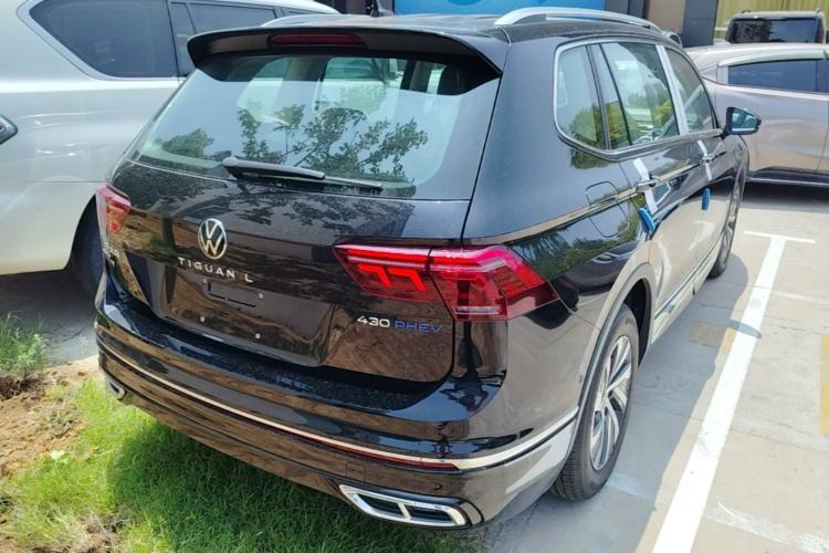 Used Volkswagen Tiguan L New Energy 2023 430 PHEV Plug-in Hybrid Prestige Edition Rear Right 45 Deg