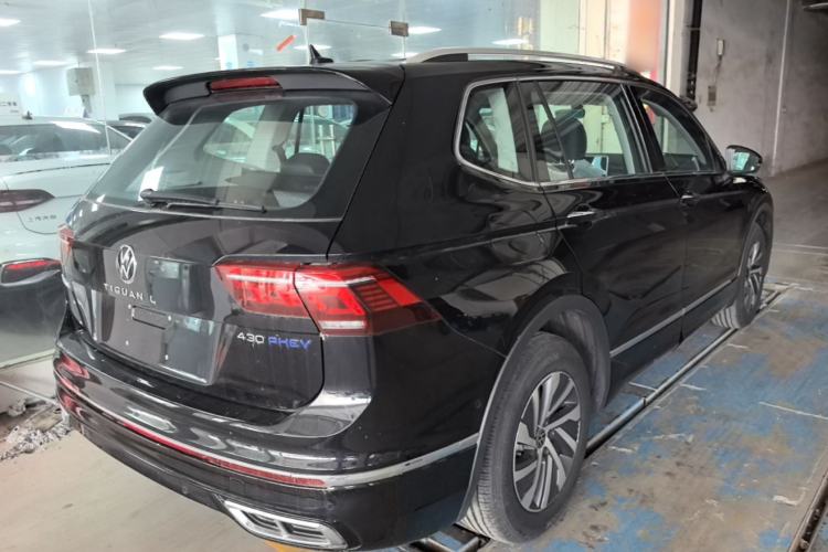 Used Volkswagen Tiguan L New Energy 2023 430 PHEV Plug-in Hybrid Prestige Edition Rear Right 45 Deg