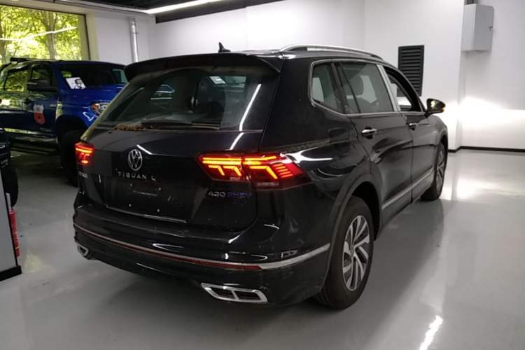 Used Volkswagen Tiguan L New Energy 2023 430 PHEV Plug-in Hybrid Prestige Edition Rear Right 45 Deg