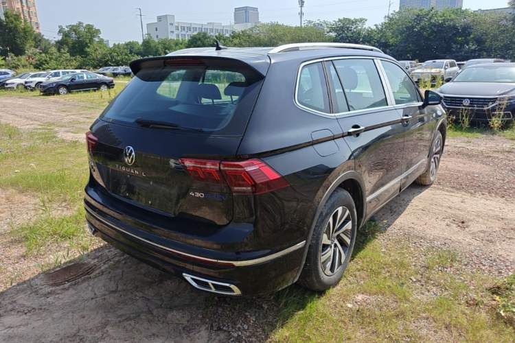 Used Volkswagen Tiguan L New Energy 2023 430 PHEV Plug-in Hybrid Prestige Edition Rear Right 45 Deg