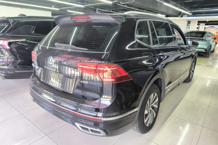 Used Volkswagen Tiguan L New Energy 2023 430 PHEV Plug-in Hybrid Prestige Edition Rear Right 45 Deg