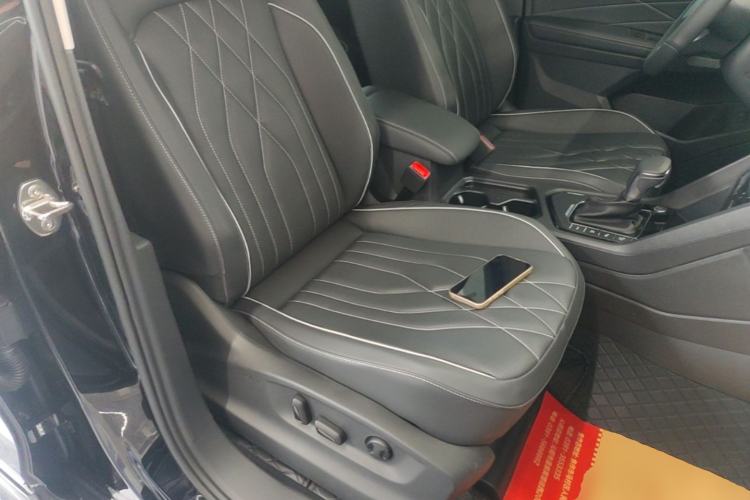 Used Volkswagen Tiguan L New Energy 2023 430 PHEV Plug-in Hybrid Prestige Edition Right Front Seat