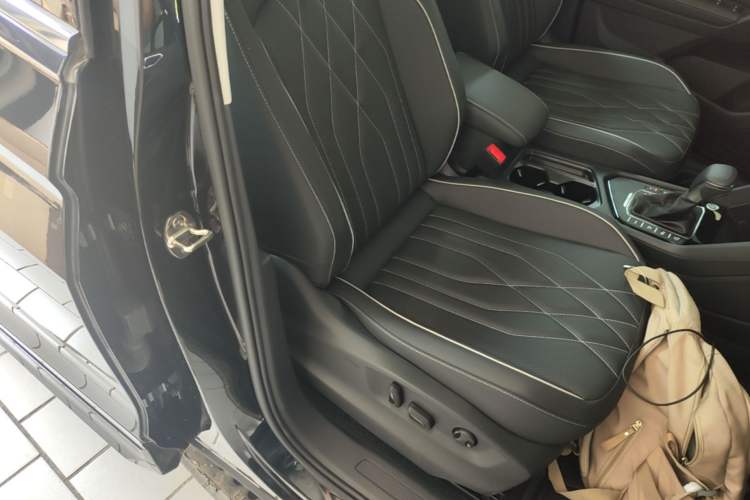 Used Volkswagen Tiguan L New Energy  Right Front Seat