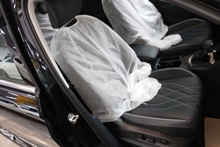 Used Volkswagen Tiguan L New Energy 2023 430 PHEV Plug-in Hybrid Prestige Edition Right Front Seat