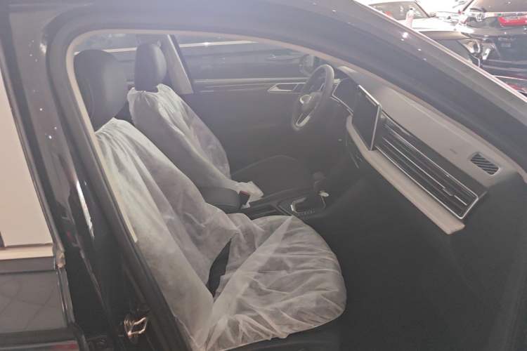 Used Volkswagen Tiguan L New Energy 2023 430 PHEV Plug-in Hybrid Prestige Edition Right Front Seat