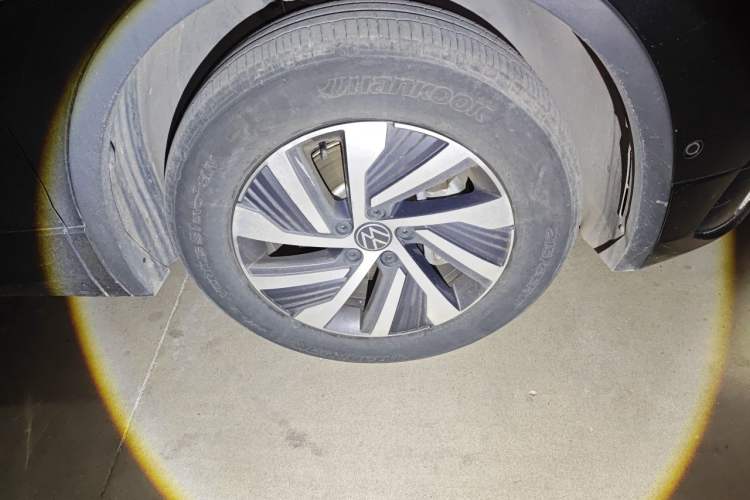 Used Volkswagen Tiguan L New Energy 2023 430 PHEV Plug-in Hybrid Flagship Edition Right Front Wheel Hub