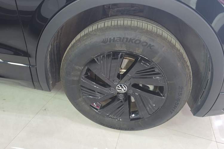 Used Volkswagen Tiguan L New Energy 2023 430 PHEV Plug-in Hybrid Flagship Edition Right Front Wheel Hub