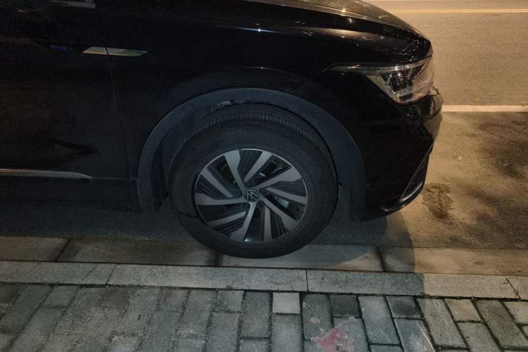 Used Volkswagen Tiguan L New Energy 2023 430 PHEV Plug-in Hybrid Prestige Edition Right Front Wheel Hub
