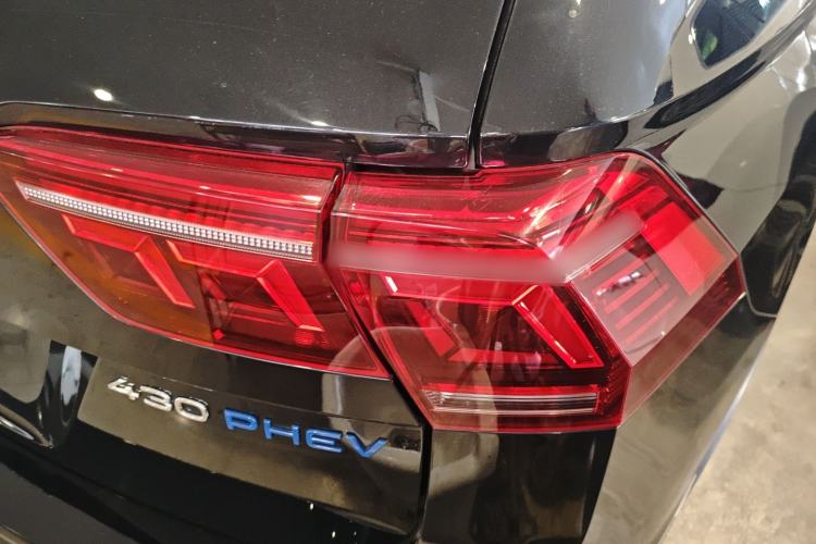 Used Volkswagen Tiguan L New Energy 2023 430 PHEV Plug-in Hybrid Prestige Edition Right Rear Taillight