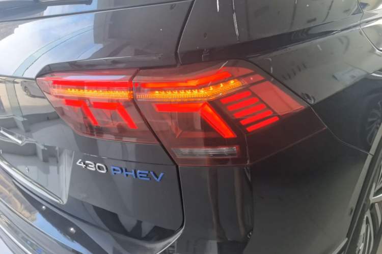 Used Volkswagen Tiguan L New Energy 2023 430 PHEV Plug-in Hybrid Prestige Edition Right Rear Taillight