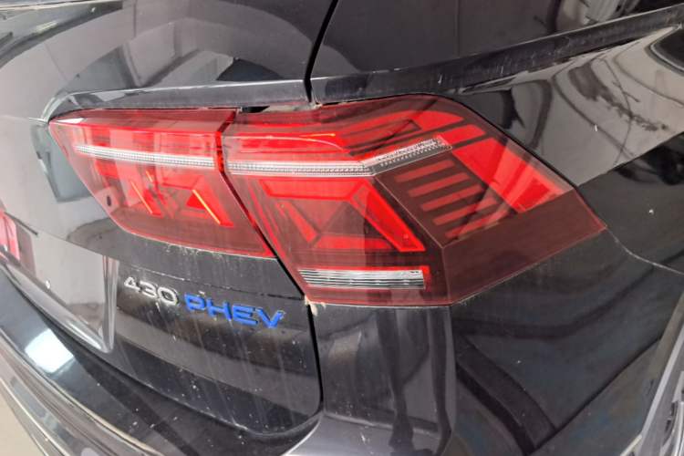 Used Volkswagen Tiguan L New Energy 2023 430 PHEV Plug-in Hybrid Prestige Edition Right Rear Taillight