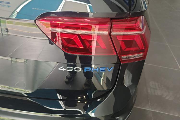 Used Volkswagen Tiguan L New Energy 2023 430 PHEV Plug-in Hybrid Prestige Edition Right Rear Taillight