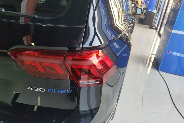 Used Volkswagen Tiguan L New Energy 2023 430 PHEV Plug-in Hybrid Prestige Edition Right Rear Taillight