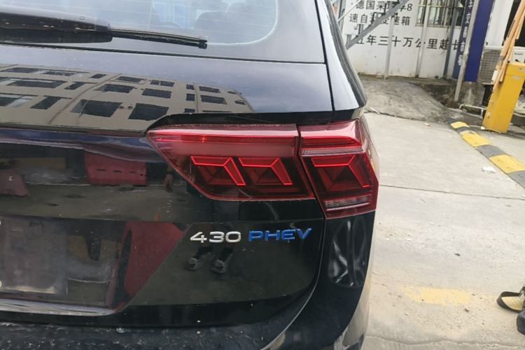 Used Volkswagen Tiguan L New Energy 2023 430 PHEV Plug-in Hybrid Flagship Edition Right Rear Taillight