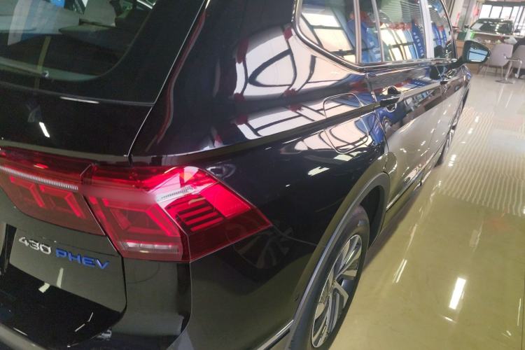Used Volkswagen Tiguan L New Energy 2023 430 PHEV Plug-in Hybrid Prestige Edition Right Rear Taillight