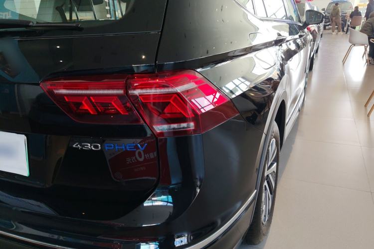 Used Volkswagen Tiguan L New Energy 2023 430 PHEV Plug-in Hybrid Prestige Edition Right Rear Taillight